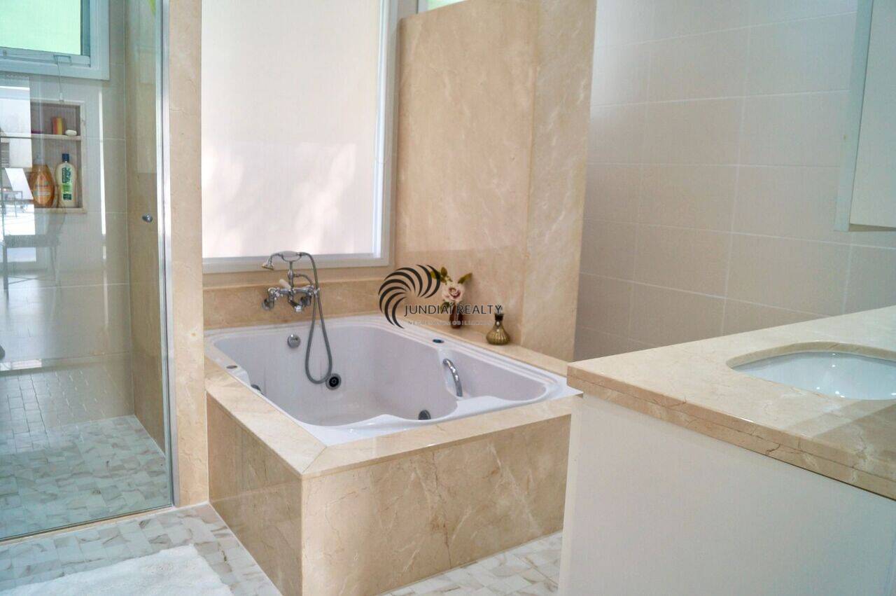 Banho da suíte com hidromassagem